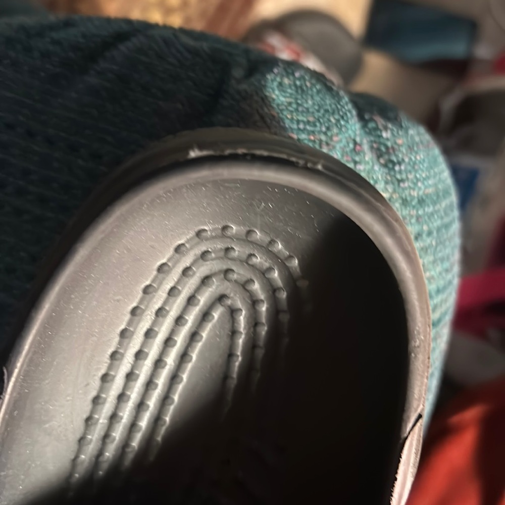 Unisex Crocs - Picture 6 of 6